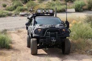 Toyota Tundra CrewMax 4x4 Zombie Apocalypse 2013 года 